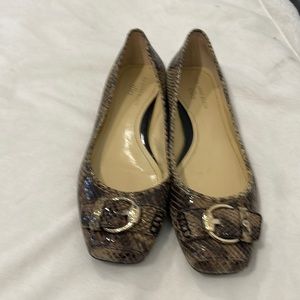 Anne klein flat